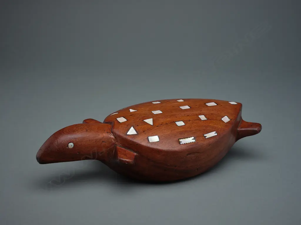 Solomon Islands wooden turtle figure, Image 1++